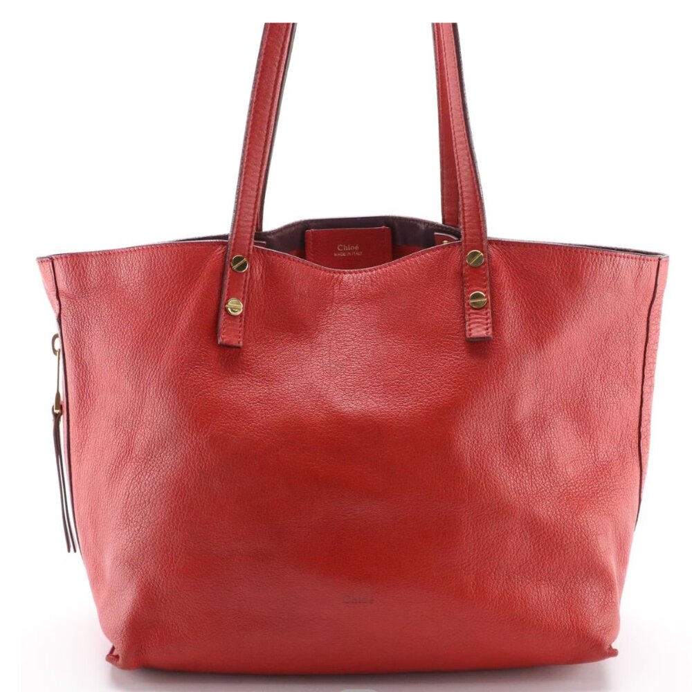 Chloé Dilan East West Tote Bag in Pebbled Red Leather